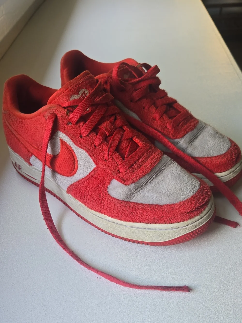 Nike Kids Red and White Suede Low-Top Sneakers Size 6y